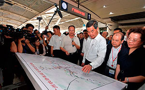 Visiting the Guangzhou South Railway Station, the future terminal station of the Guangzhou-Shenzhen-Hong Kong Express Rail Link, with the delegation.